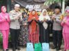 KAPOLRES BALANGAN BERSAMA KETUA BHAYANGKARI CABANG BALANGAN SALURKAN BARAKALLAH, WUJUD KEPEDULIAN KEPADA MASYARAKAT